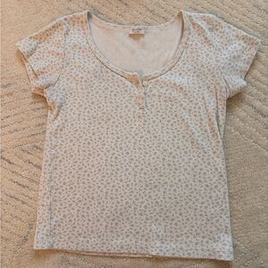 Brandy Melville Cream and Gray Floral Short Sleeve Tee